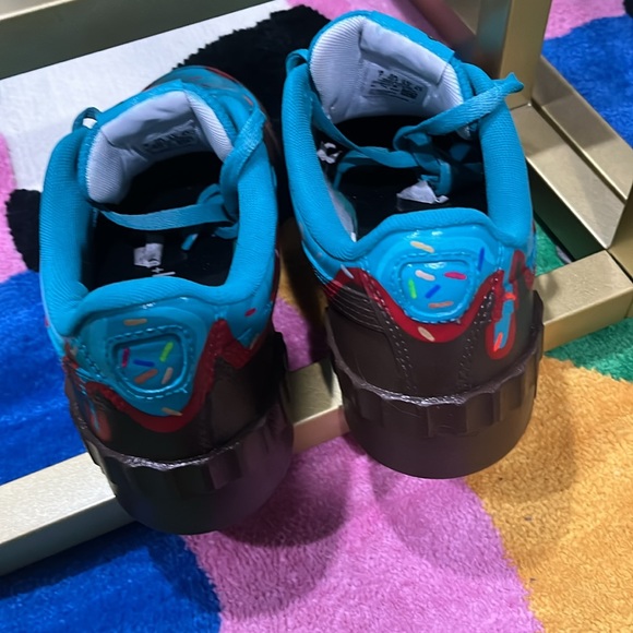 Gently used puma shoes for men custom made with blue brown and red - Picture 5 of 7